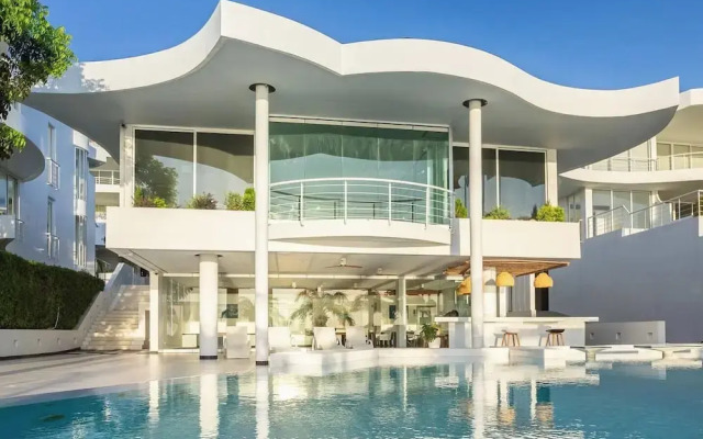 Ocean Beachfront Smart Unit