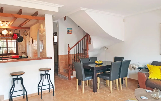 Three Double Bedroom Townhouse in Lovely Village