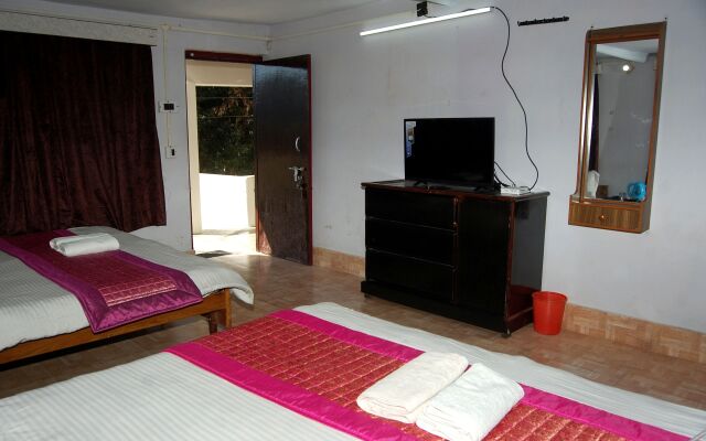 Hotel Kausani Retreat