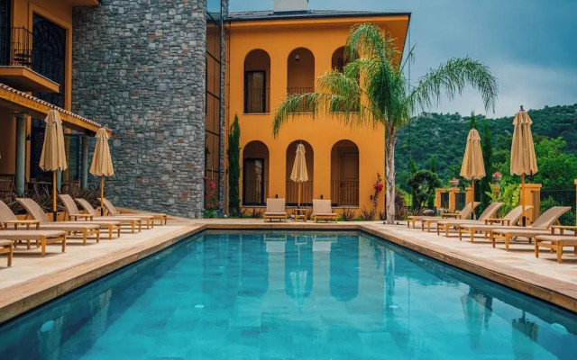 The Remote Hotel