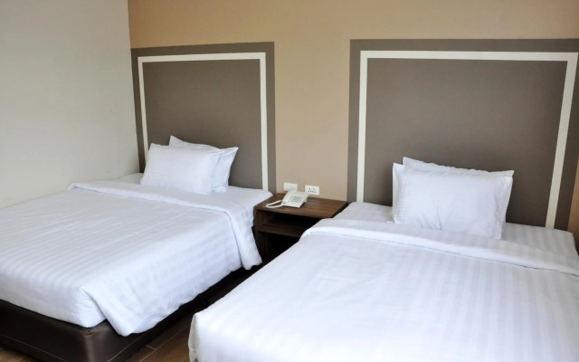 S Hotel and Residences