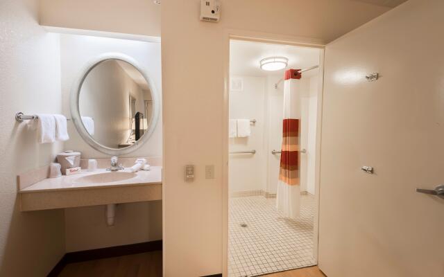 Red Roof Inn Chicago - Downers Grove