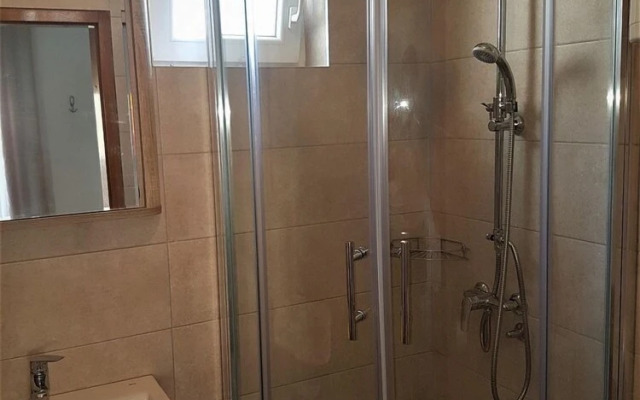 Olive - Swimming Pool - SA4