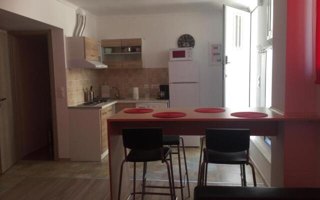 Loutraki Hostel