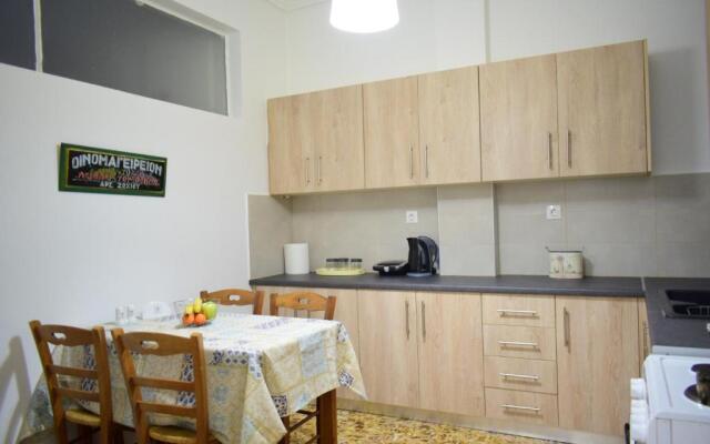 Antonia's 2bedroom with garden and private parking by MK