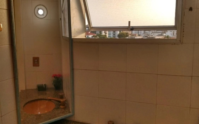 Suíte com Cozinha independente em Apartamento