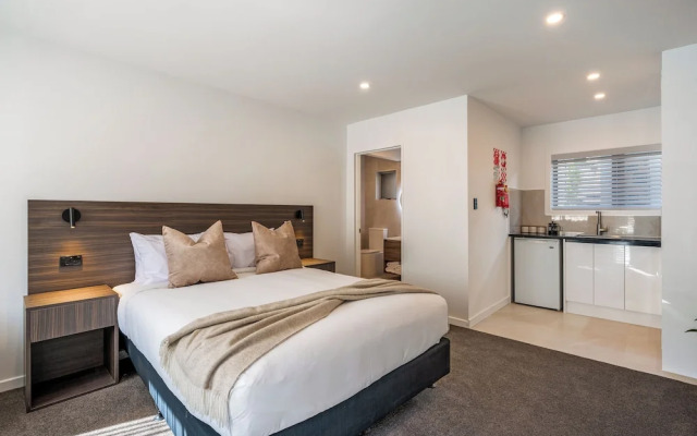 Luxe Suites and Apartments