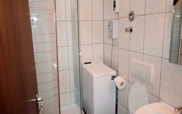 AB Apartment 14