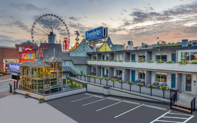 Travelodge by Wyndham Niagara Falls at the Falls