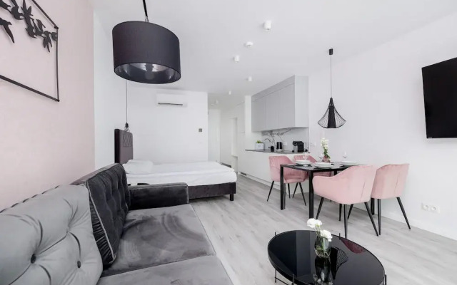 Studio With Swimming Pool by Renters