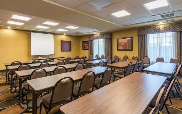 Holiday Inn Express Hotel & Suites Clovis by IHG