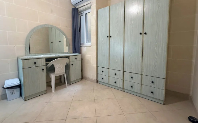 Traditional Maltese 3BD Apartment