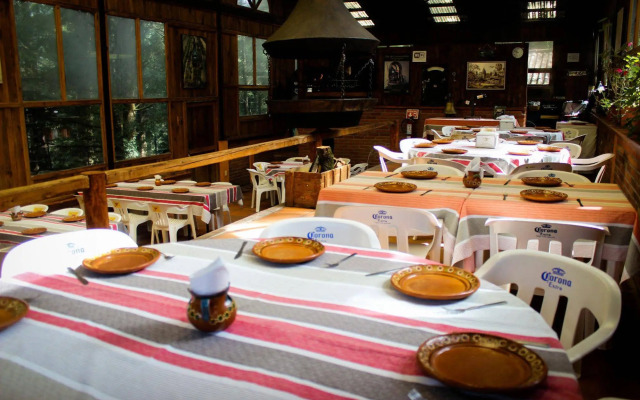 Los Vagones Cabañas Restaurante Bar