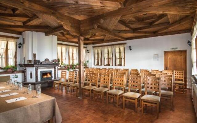 Kostadinovi Kashti Complex