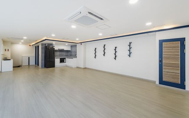 Yeosuya Hostel & Pension