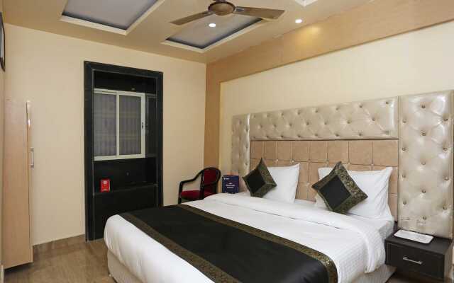 OYO 15530 Hotel G S Residency