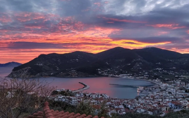 Villa Avaton With Magnificent sea View and Skopelos Town