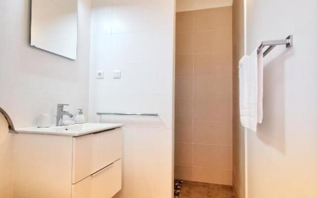 STUDIO PRIVATIF CLIMATISÉ , TERRASSE ET PiSCINE