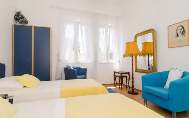 Holiday Home Gemma - Four Bedroom Holiday Home With Terrace and Swimming Pool