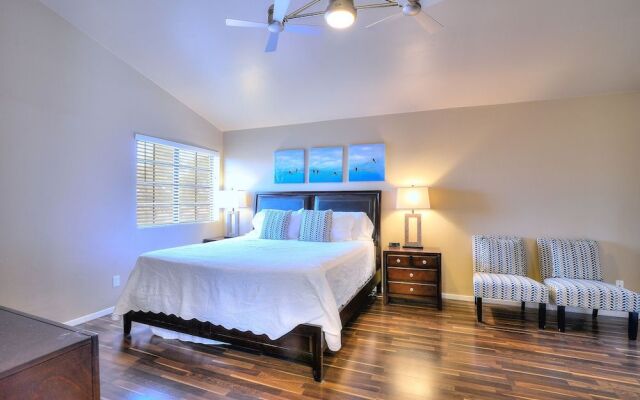 Backyard Playground! Golf Sport Court & Hot Tub!