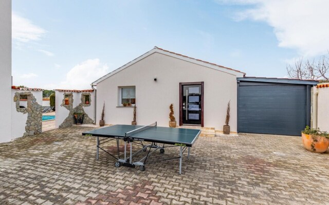 Awesome Home in Valtursko Polje With Wifi and 12 Bedrooms