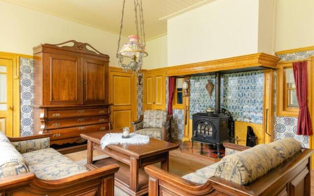 Luxury group accommodation for 14 people