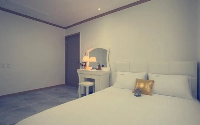 Pohang Cassis Pool Villa