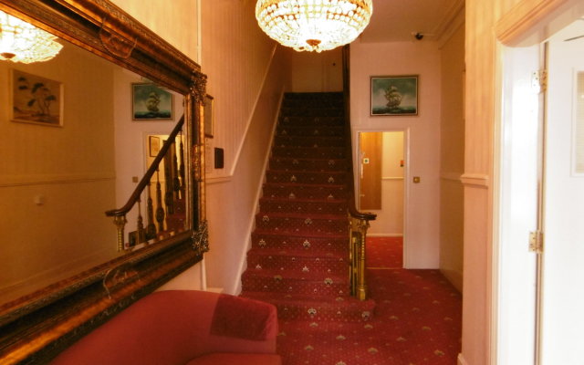 The Ellesmere Hotel