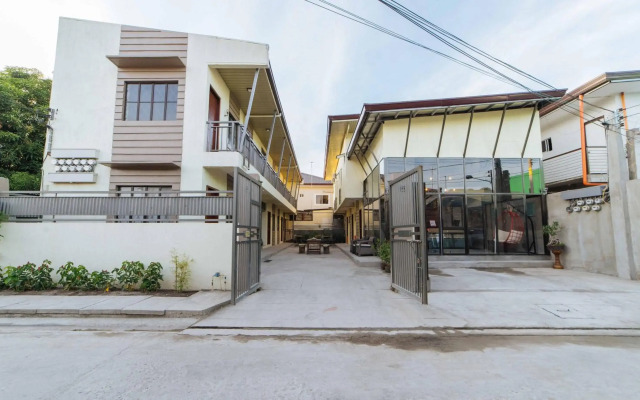 RedDoorz Plus @ Casa Lucia Sindalan San Fernando City Pampanga