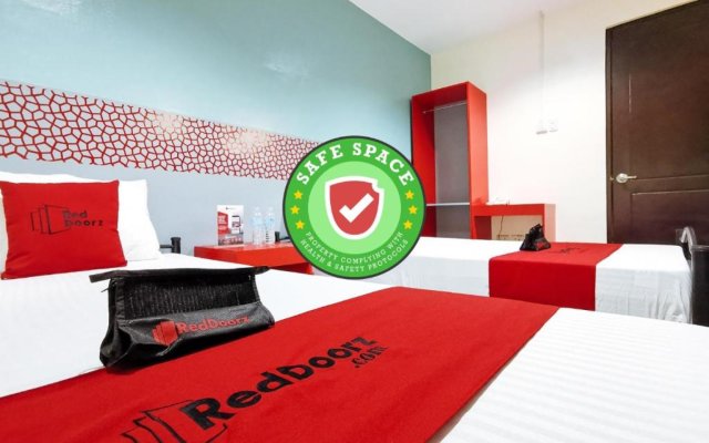 RedDoorz Plus near Ateneo de Davao