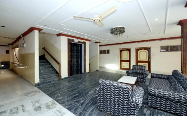 Raja By OYO Rooms