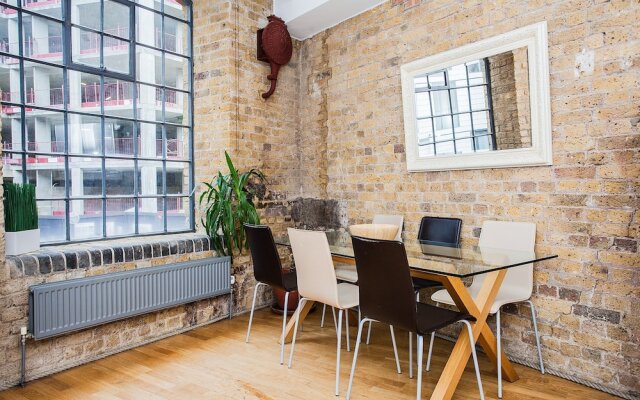 Luxurious Airy TOWER BRIDGE Loft