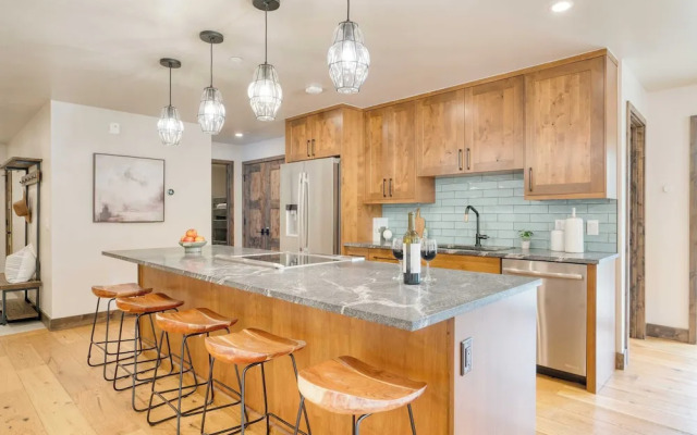 Snowflake by Avantstay Ski In/out + Patio