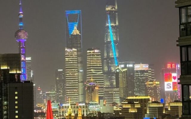 Pinke Service Apartment