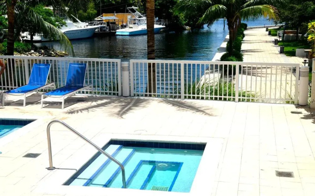Oaks Marina & Tower Lux Condos