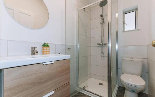 Centrally Located & Spacious 4BD House- St Kevin's