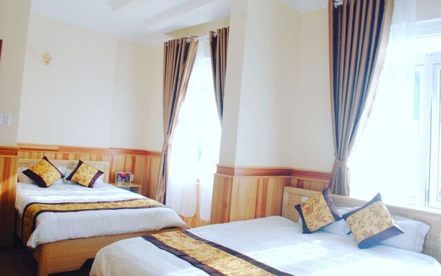 Dinh Nguyen Hotel