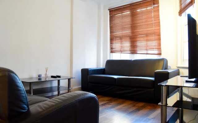 2 Bedroom Apartment Close To Hyde Park