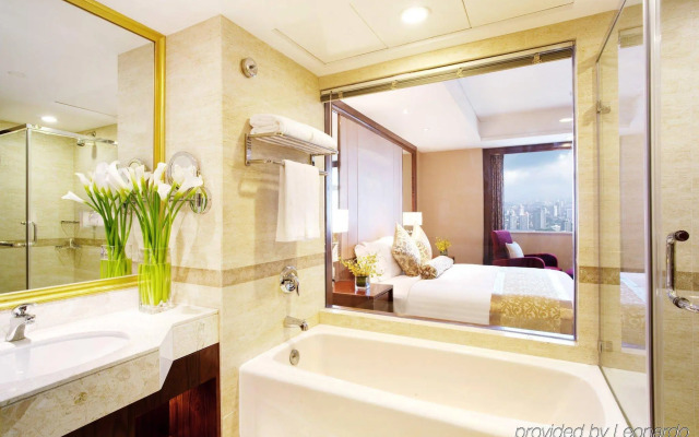 Crowne Plaza Nanjing Hotel & Suites