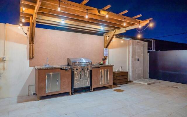 3BR Privatepool - Outdoor Dining - Great Location