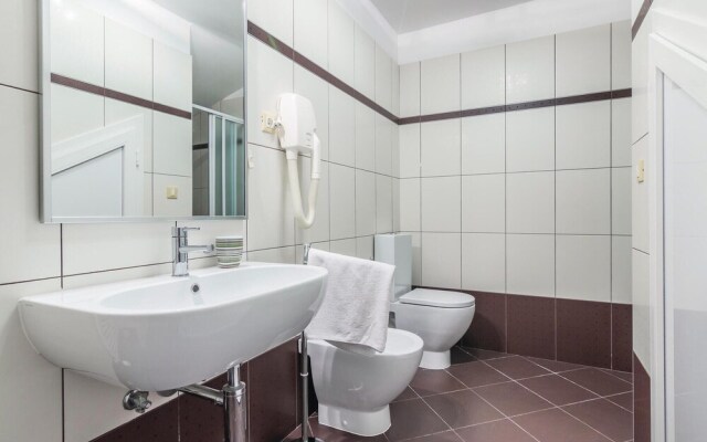 Nice Home in Rovinj With Wifi and 2 Bedrooms