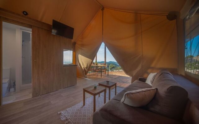 Glamping Tents and Mobile Homes Trasorka - Campsite