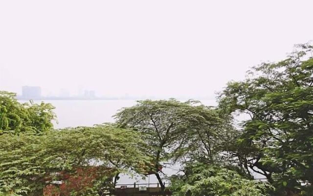 Hanoi Home 2 - Lake view Apartment