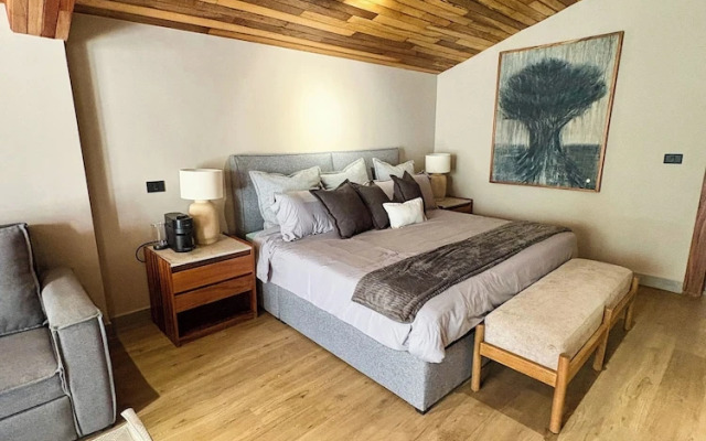 Serenzzo Hotel & Cuisine