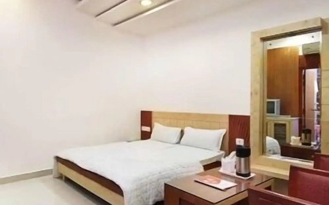 Hotel Mandakini Plaza