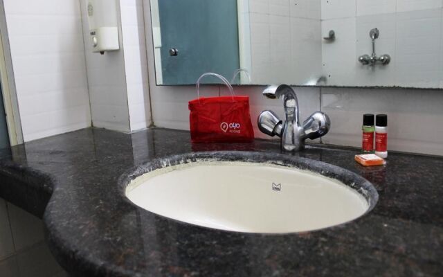 Oyo 2373 Hotel D Inn