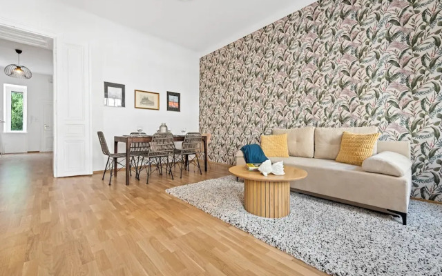 4ty3-Apartments Rochus-Market is calling