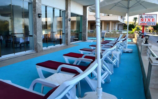 Nixe Hotel(**)