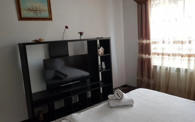 Apartament parter Arena Nationala Monza Mega Mall