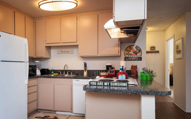 Sunshine Suites at Mid-City